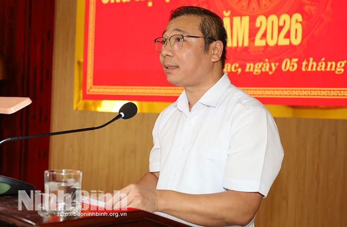 Đồng chí Trần Văn Bách, Phó Bí thư Đảng uỷ, Chủ tịch UBND xã Yên Mạc phát động ủng hộ Quỹ Khuyến học xã năm 2026.