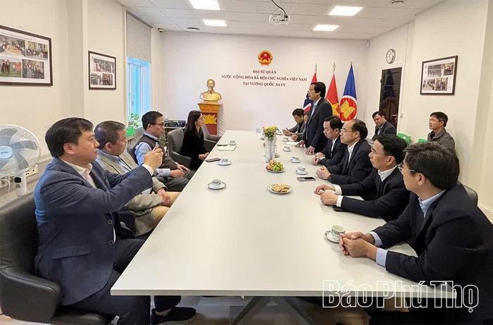 Quang cảnh buổi làm việc.