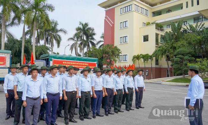Đội tìm kiếm, quy tập hài cốt liệt sĩ số 1 quán triệt mệnh lệnh hành quân - Ảnh: N.H