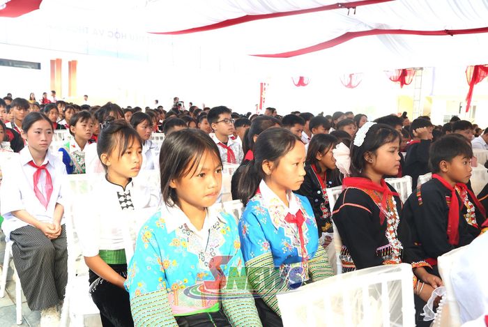 Học sinh Trường Phổ thông nội trú TH - THCS Sốp Cộp dự Lễ khai giảng.