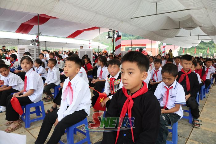 Các em học sinh dự Lễ khai giảng năm học 2026 - 2027.