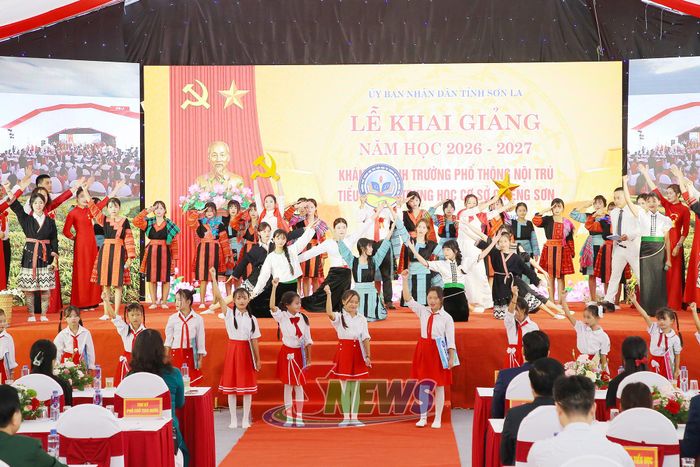 Chương trình văn nghệ chào đón năm học mới tại Trường Phổ thông nội trú Tiểu học - THCS Chiềng Sơn.