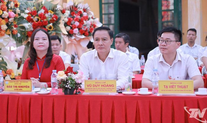 Đồng chí Vũ Duy Hoàng dự Lễ khai giảng.