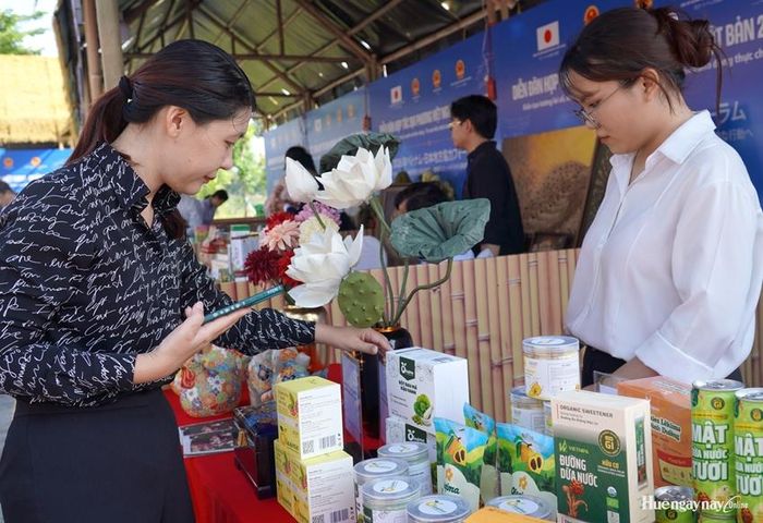  Gian trưng bày của Thành phố Hồ Chí Minh có nhiều sản phẩm đặc sắc.