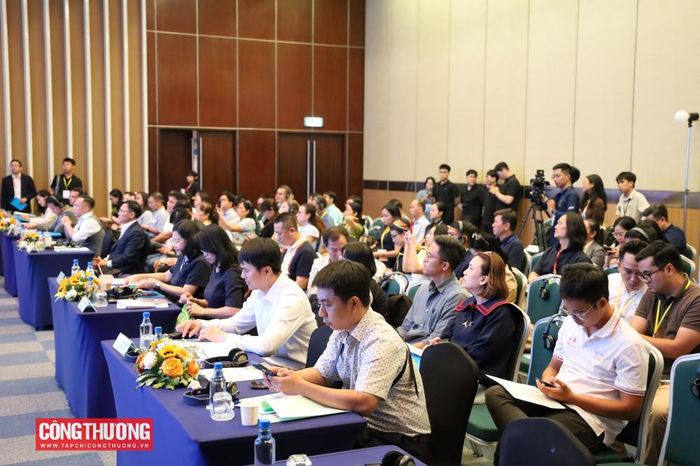 Hội thảo “Giải pháp xanh cho sản xuất và xuất khẩu bền vững” nằm trong khuôn khổ chuỗi sự kiện Diễn đàn xuất khẩu 2026 và Triển lãm Kết nối Chuỗi cung ứng hàng hóa quốc tế (Viet Nam International Sourcing 2026).