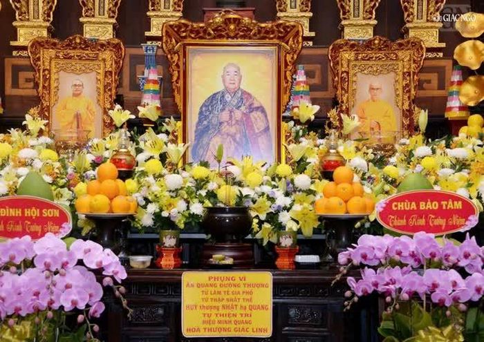 Di ảnh Hòa thượng Thích Nhật Quang tại tổ đường chùa Ấn Quang