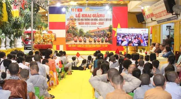 Theo dõi cầu truyền hình khai giảng trực tuyến từ điểm cầu chính