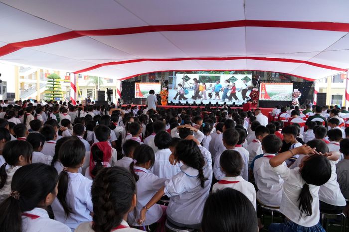 Ông Lê Minh Ngân, Bí thư Tỉnh ủy, Chủ tịch HĐND tỉnh phát biểu tại chương trình.