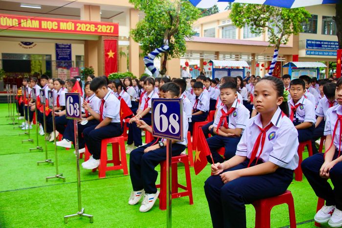Học sinh Trường THCS Hùng Vương trong buổi lễ khai giảng năm học mới.