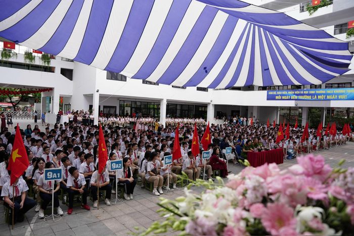 Lễ khai giảng năm học 2026-2027 tại Trường THCS Khương Thượng (phường Kim Liên).