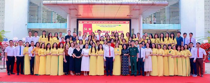 Tập thể Trường THCS Lê Quý Đôn đặt mục tiêu hoàn thành tốt nhiệm vụ năm học 2026-2027.