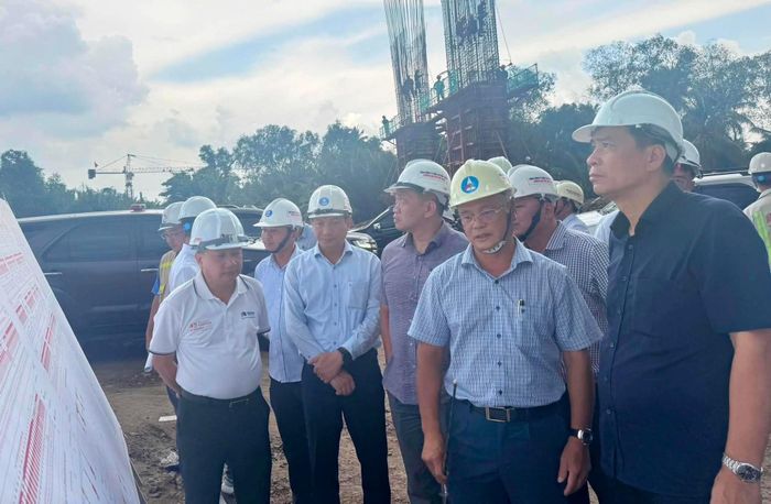Thứ trưởng Phạm Minh Hà kiểm tra thực địa dự án cao tốc đoạn TP.HCM - Long Thành.