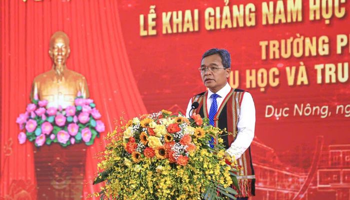 Bí thư Tỉnh ủy Quảng Ngãi Hồ Văn Niên phát biểu tại buổi lễ.
