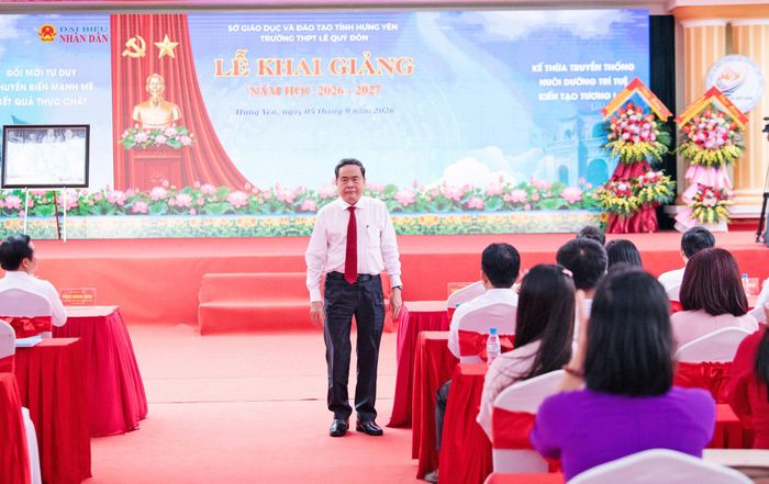 Chủ tịch Quốc hội Trần Thanh Mẫn dự Lễ khai giảng năm học mới 2026 - 2027 tại điểm cầu Trường THPT Lê Quý Đôn, tỉnh Hưng Yên