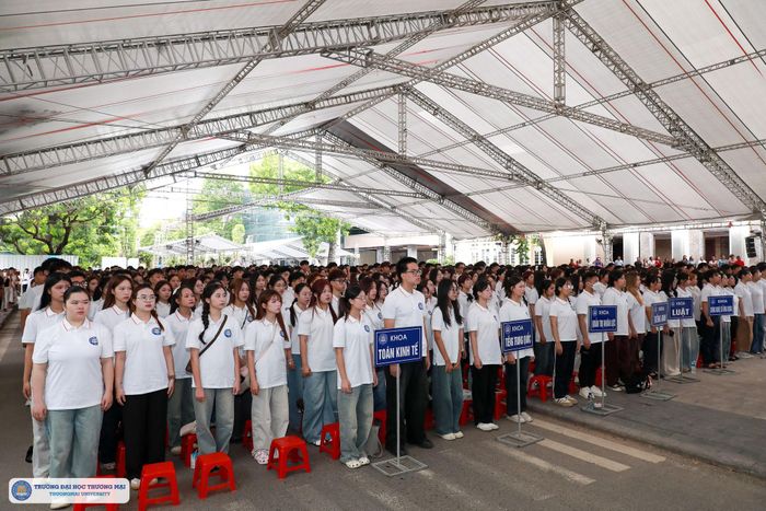 Các tân sinh viên Trường Đại học Thương mại