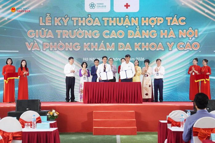 Đây là một trong những hướng đi nhằm giúp người học có thêm cơ hội tiếp cận thực tế nghề nghiệp ngay trong quá trình học tập.