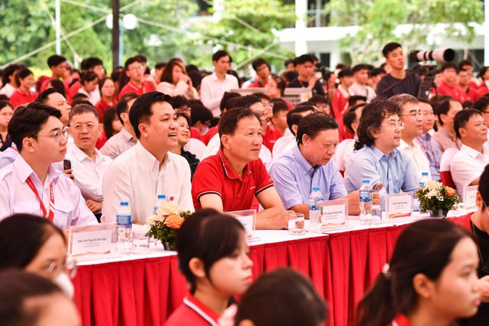 Các thầy cô giáo Đại học Bách khoa Hà Nội tại buổi Lễ Khai giảng