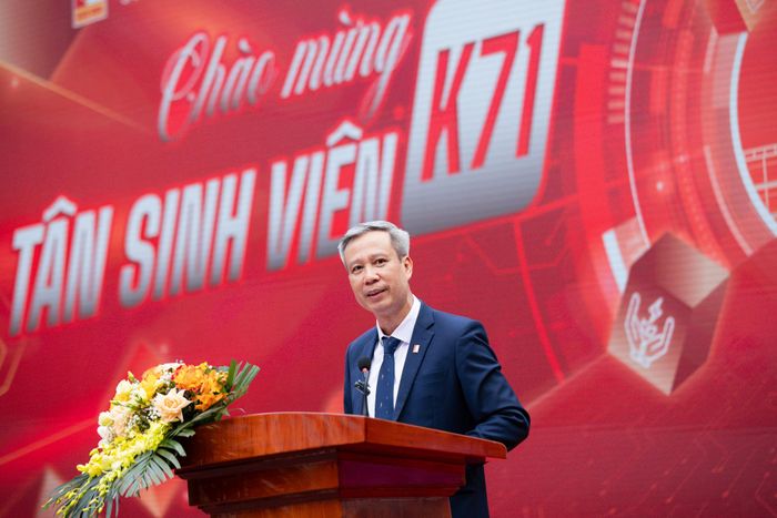 GS.TS Lê Anh Tuấn, Giám đốc Đại học Bách khoa Hà Nội phát biểu tại buổi Lễ Khai giảng