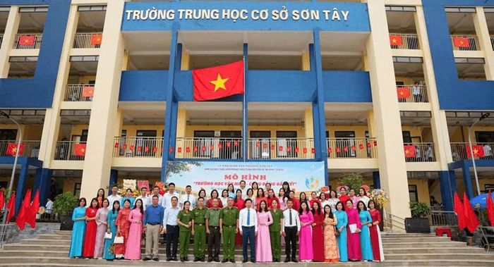 Ra mắt mô hình tại phường Sơn Tây.