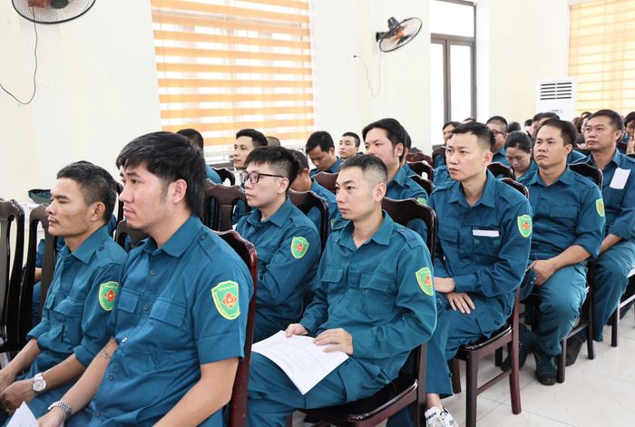 Các đại biểu tham gia buổi tuyên truyền.