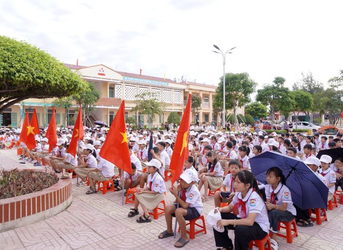 Học sinh Trường Tiểu học Cổ Lễ hân hoan chào đón lễ khai giảng