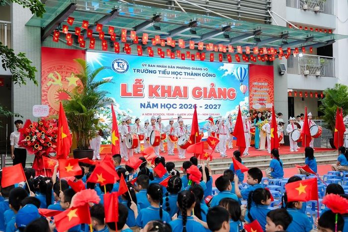 Với các thầy cô, ngày khai giảng không chỉ đánh dấu một năm học mới mà còn là ngày gặp lại những học trò thân yêu sau những tháng hè.