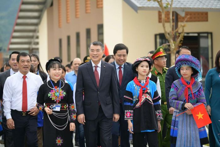Thủ tướng Chính phủ Lê Minh Hưng dự và chỉ đạo Lễ Khai giảng năm học 2026-2027 tại điểm cầu Trường Phổ thông nội trú Tiểu học và THCS Mường Khương, xã Mường Khương, tỉnh Lào Cai.