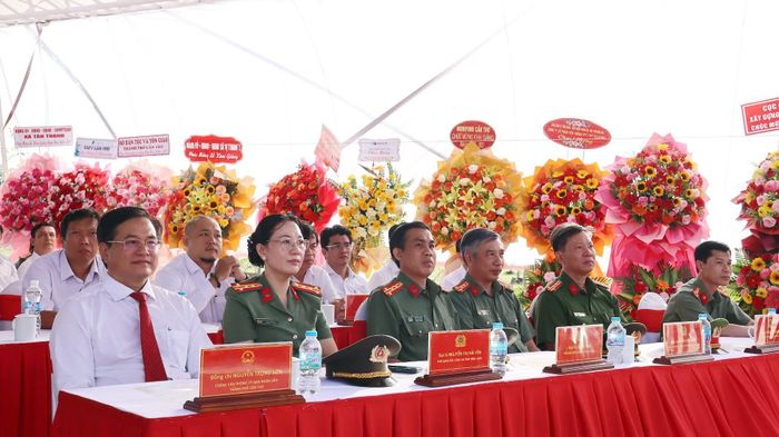 Các đại biểu dự lễ khai giảng tại Trường Văn hóa CAND III.