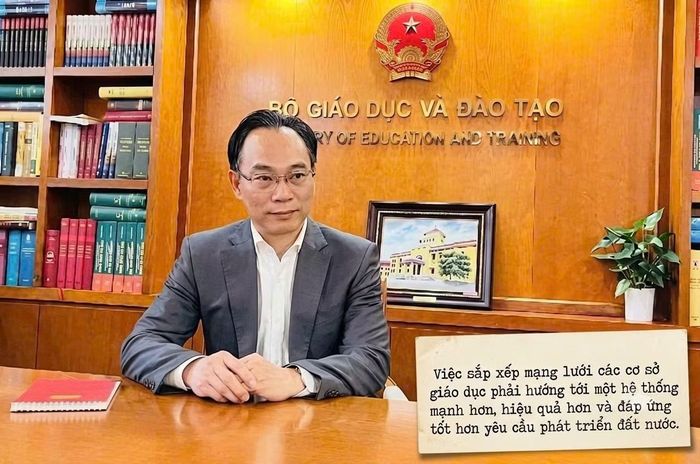 PV: Cùng với giáo dục phổ thông, việc sắp xếp mạng lưới cơ sở giáo dục nghề nghiệp và giáo dục đại học cũng đang được đặt ra. Theo Bộ trưởng, những tiêu chí và định hướng cốt lõi nào cần được đặt lên hàng đầu để sau sắp xếp, mạng lưới giáo dục tinh gọn nhưng mạnh hơn, hiệu quả hơn?