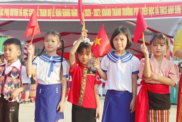 Ngày hội đến trường của các em nhỏ. Ảnh: HQ