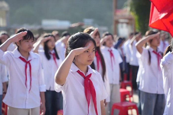 Trang nghiêm Lễ chào cờ khai giảng năm học mới tại các trường học nơi vùng biên giới Cao Bằng.