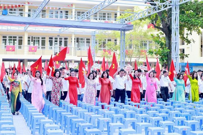 Giáo dục Thái Nguyên vững niềm tin bước vào năm học mới.