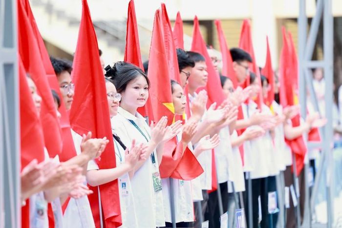 Năm học 2026-2027, ngành Giáo dục và Đào tạo Thái Nguyên không chỉ bắt đầu một chu trình dạy và học mới, mà còn bước vào một giai đoạn phát triển mới với những yêu cầu cao hơn về chất lượng nguồn nhân lực, năng lực đổi mới sáng tạo và chuyển đổi số.