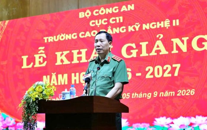 Thứ trưởng Lê Văn Tuyến phát biểu chỉ đạo tại Lễ khai giảng.