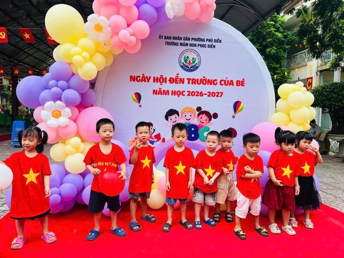 Các bé tại Trường mầm non Phúc Diễn.