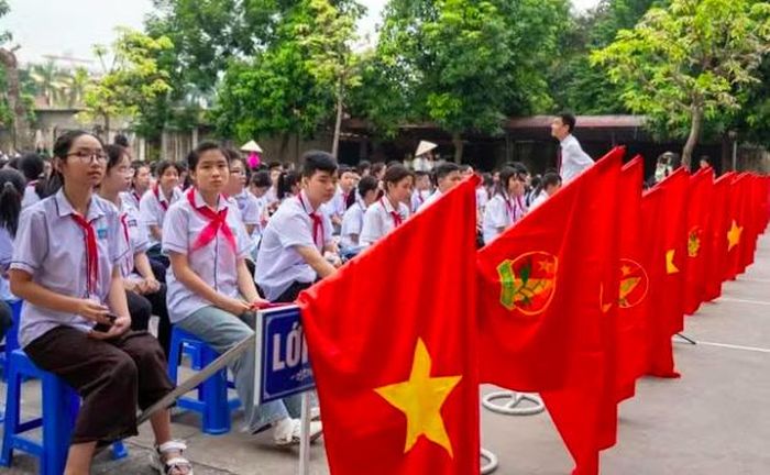 Trường TH&THCS Trần Mai Ninh, phường Hạc Thành, tỉnh Thanh Hoá khai giảng năm học mới.