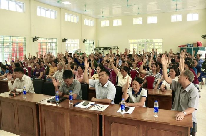 Với những sáng kiến trong cải cách thủ tục hành chính, quản lý địa bàn và phục vụ người dân, nhiều chương trình, dự án ở xã Minh Khai được người dân đồng lòng nhất trí trong quá trình triển khai thực hiện.