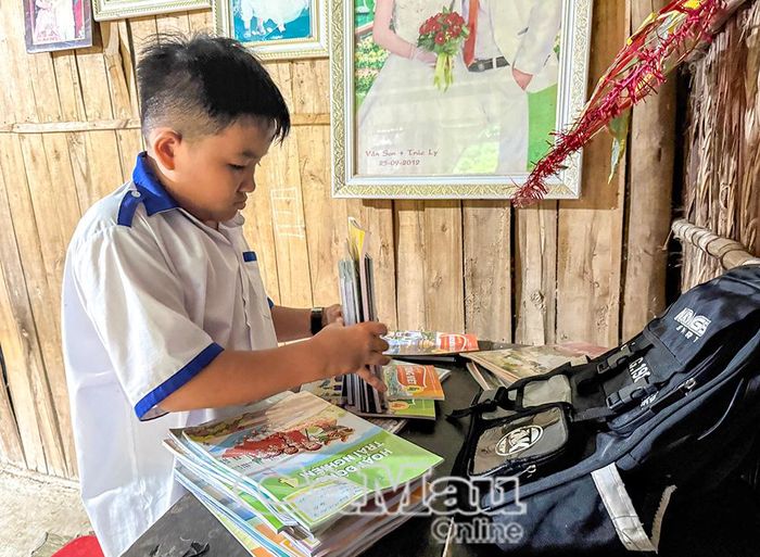 Nhiều học sinh hoàn cảnh khó khăn tại Cà Mau được hỗ trợ kịp thời trước khai giảng năm học mới.