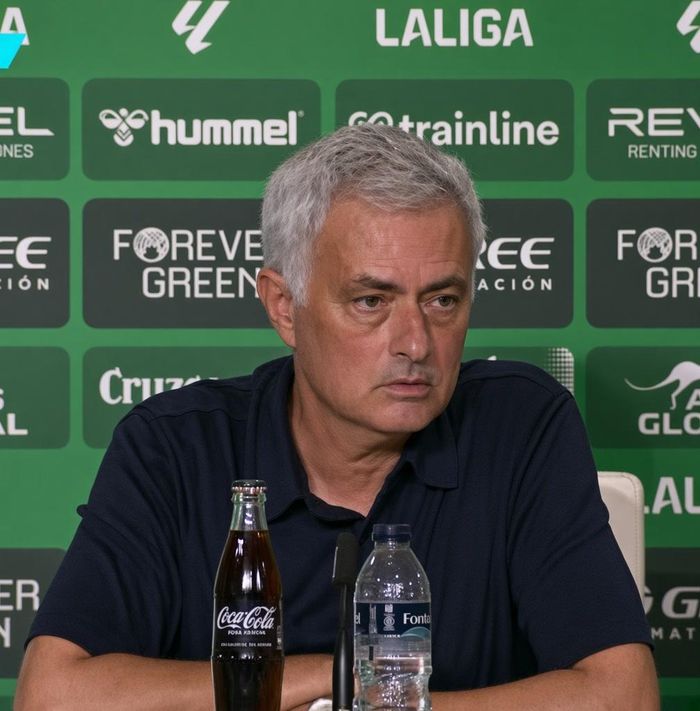 Mourinho lên tiếng bảo vệ các học trò sau trận thua