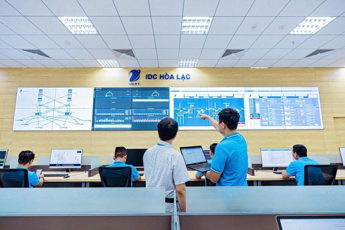 Nghị định 343/2026/NĐ-CP làm rõ trách nhiệm của doanh nghiệp viễn thông, Internet trong chặn lọc, khắc phục và loại trừ xung đột thông tin trên không gian mạng. Ảnh minh họa