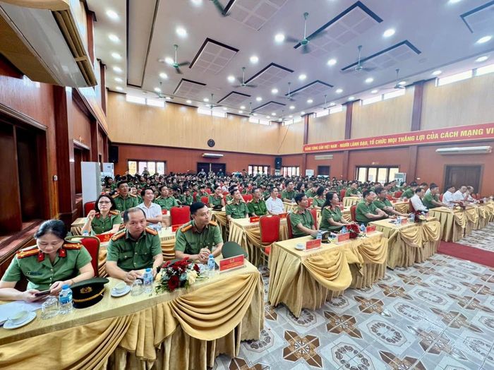 Toàn cảnh lễ khai giảng.