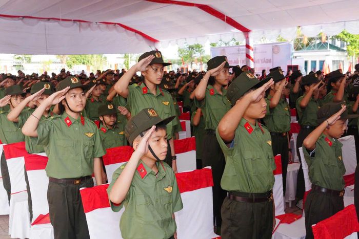 Học sinh Trường Văn hóa Công an nhân dân VI tại buổi lễ khai giảng đầu tiên