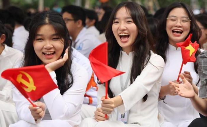 Trong ngày khai giảng năm học mới 2026-2027, thời tiết hầu khắp cả nước không mưa trong buổi sáng. (Ảnh minh hoạ)