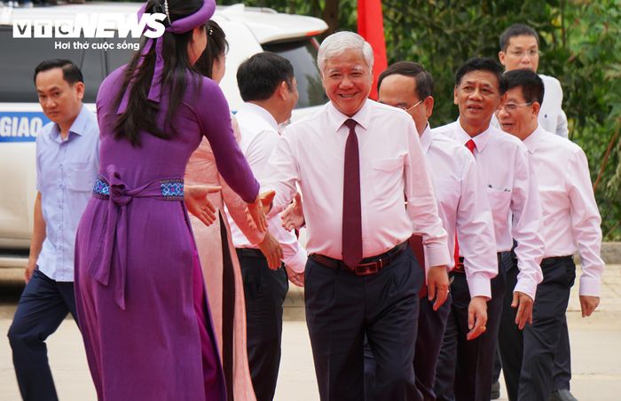 Ủy viên Bộ Chính trị, Phó Chủ tịch Thường trực Quốc hội Đỗ Văn Chiến dự lễ khai giảng năm học 2026-2027 tại điểm Trường Phổ thông nội trú TH&THCS Bình Liêu, TP Quảng Ninh. (Ảnh: Tiến Thắng)
