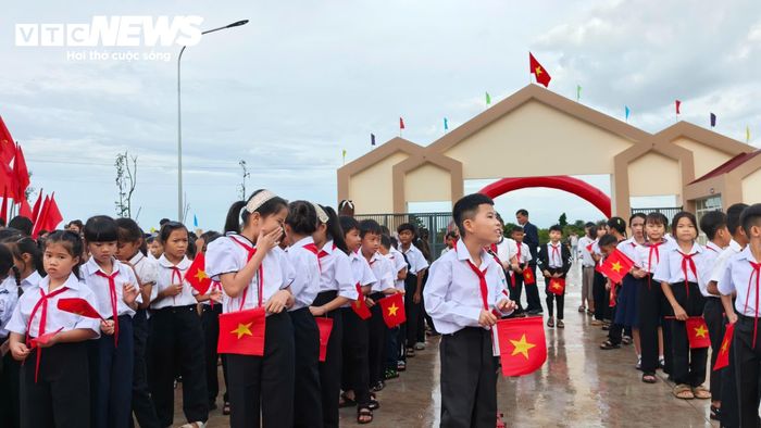 Năm học 2026-2027, Trường Phổ thông nội trú Tiểu học và THCS Ea Rốk đón 525 học sinh. Trong đó, 150 em được tổ chức bán trú buổi trưa và 375 học sinh từ lớp 4 đến lớp 9 ở nội trú tại trường.