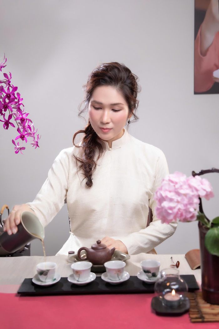 Thú vui phía sau sân khấu của NSƯT Như Huỳnh là ở nhà thưởng trà.
