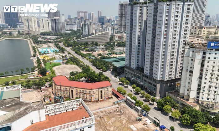 Sau chiến tranh, ông tiếp tục giữ nhiều vị trí chỉ huy, quản lý trong quân đội, trong đó có quyền Tư lệnh Quân khu 2 và Giám đốc Học viện Quốc phòng. Ông được phong quân hàm Thượng tướng, đồng thời là Phó giáo sư khoa học quân sự. Với những đóng góp trong quá trình chiến đấu và công tác, Thượng tướng Nguyễn Hữu An được Đảng và Nhà nước trao tặng nhiều phần thưởng cao quý, trong đó có Huân chương Độc lập hạng Nhất, các Huân chương Quân công, Huân chương Chiến công, Huân chương Chiến thắng hạng Nhì và danh hiệu Anh hùng Lực lượng vũ trang nhân dân.