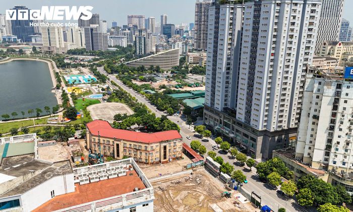 Điểm đầu phố Nguyễn Hữu An là nút giao với phố Tôn Thất Thuyết, khu vực Hội Liên hiệp Phụ nữ TP Hà Nội, đối diện Tòa án Nhân dân Khu vực 4. Tuyến phố kéo dài đến nút giao với phố Dương Đình Nghệ, tại khu vực tòa chung cư E. Power, đối diện trụ sở Cục Hải quan.