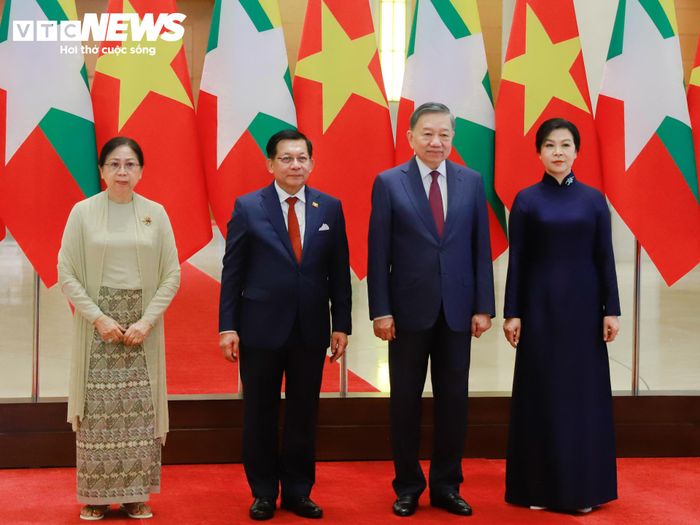 Tổng Bí thư, Chủ tịch nước Tô Lâm và Phu nhân chụp ảnh chung cùng Tổng thống Myanmar Min Aung Hlaing và Phu nhân sau lễ đón.