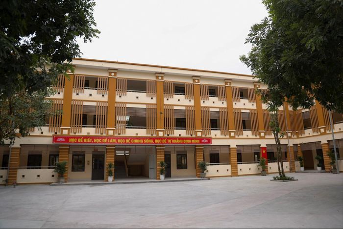 Đây là năm học đầu tiên xã Minh Châu có một trường liên cấp hoàn chỉnh cả 3 cấp học. Ảnh: Thanh Hải